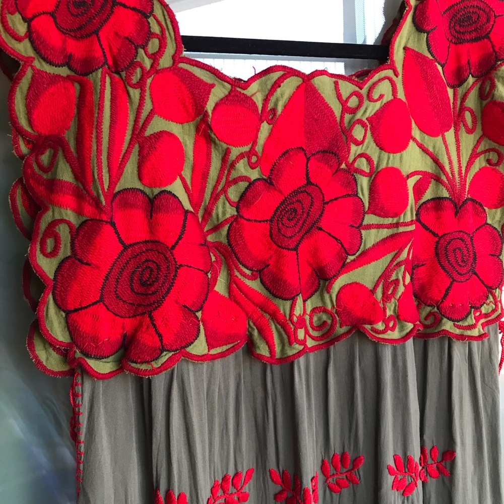 Mexican embroidered dress - green, with red embroidery